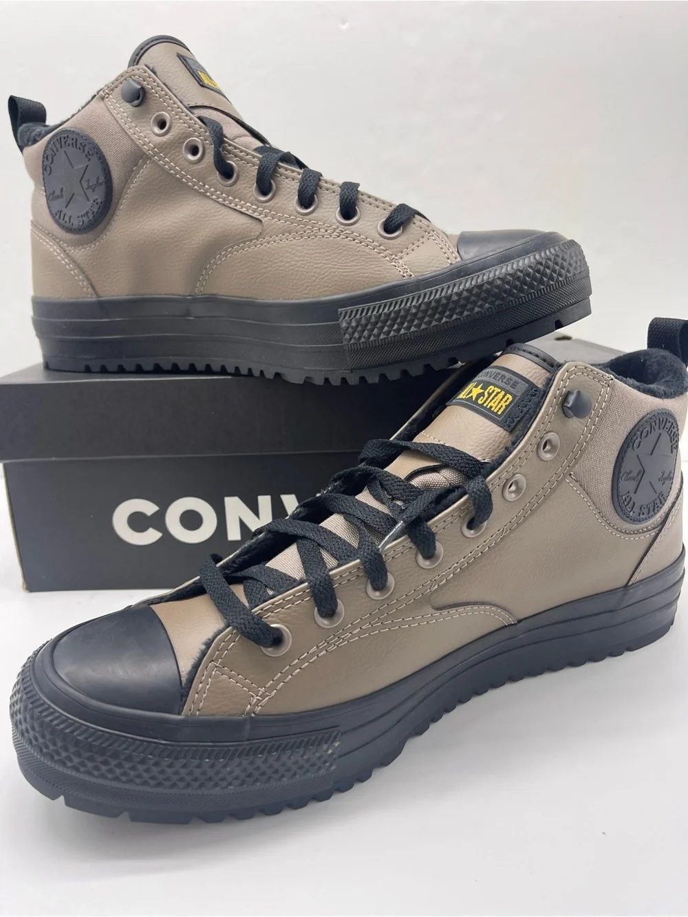 Converse • Men’s CTAS MALDEN STREET BOOT MID CLASSIC TAUPE/BLACK MTE All Weather